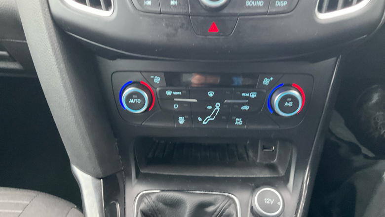 Ford Focus 1.0 EcoBoost 125 Titanium 5dr Petrol Hatchback